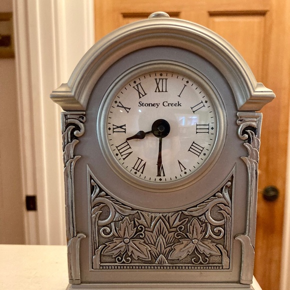 Stoney Creek Pewter Clock - Picture 5 of 6
